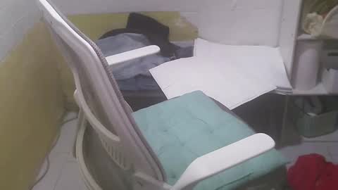 Snapshot of averageuncut1 chatting on 26, 2, 2025 Rhian online show from 26, 2, 2025