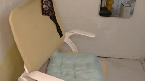 Snapshot of averageuncut1 chatting on 9, 9, 2025 Rhian online show from 9, 9, 2025