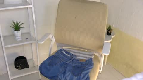 Snapshot of averageuncut1 chatting on 1, 10, 2025 Rhian online show from 1, 10, 2025