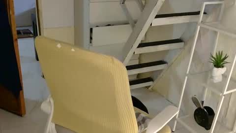 Snapshot of averageuncut1 chatting on 5, 10, 2025 Rhian online show from 5, 10, 2025