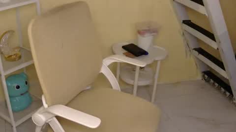 Snapshot of averageuncut1 chatting on 18, 10, 2025 Rhian online show from 18, 10, 2025