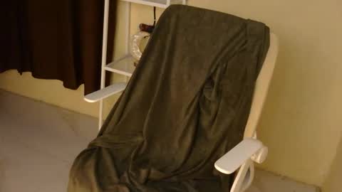 Snapshot of averageuncut1 chatting on 22, 10, 2025 Rhian online show from 22, 10, 2025