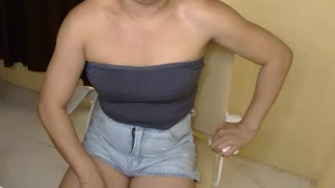 Snapshot of averageuncut1 chatting on 28, 10, 2025 Rhian online show from 28, 10, 2025