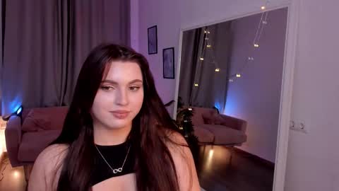 Snapshot of avery_flores chatting on 15, 12, 2025 Avery online show from 15, 12, 2025