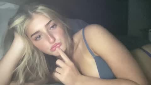 Snapshot of averyraemiller chatting on 11, 1, 2025 averymillerr online show from 11, 1, 2025