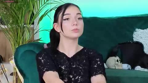 AveryWillow online show from 4, 11, 2025