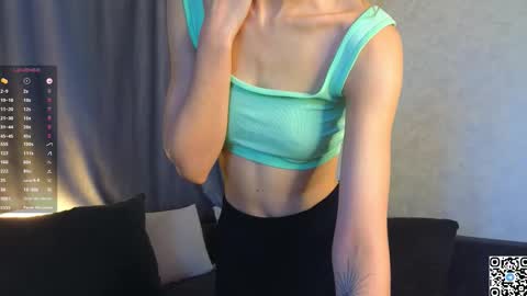 Snapshot of avgustajemes chatting on 22, 11, 2025 Lucy online show from 22, 11, 2025