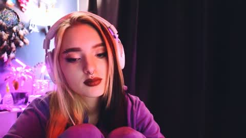 Snapshot of avi_nile chatting on 7, 12, 2024 Avriel online show from 7, 12, 2024