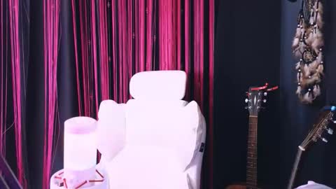 Avriel online show from 4, 2, 2026