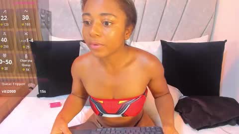 Snapshot of avis_lara chatting on 10, 10, 2025 AVIS online show from 10, 10, 2025