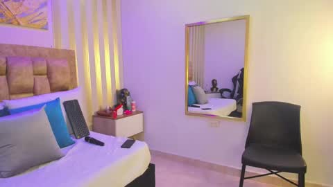 Snapshot of avis_lara chatting on 17, 10, 2025 AVIS online show from 17, 10, 2025