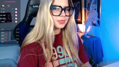 Snapshot of avrill_morgan chatting on 4, 12, 2024 Avrill Morgan online show from 4, 12, 2024