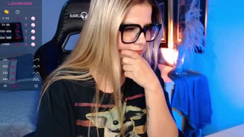 Snapshot of avrill_morgan chatting on 9, 12, 2024 Avrill Morgan online show from 9, 12, 2024