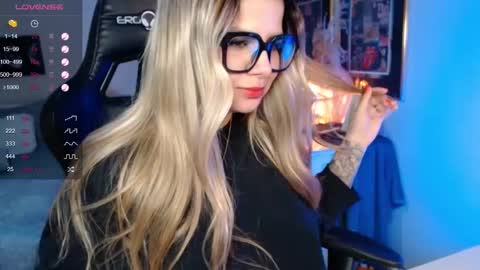 Snapshot of avrill_morgan chatting on 20, 2, 2025 Avrill Morgan online show from 20, 2, 2025