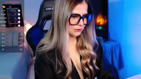 Snapshot of avrill_morgan chatting on 19, 9, 2025 Avrill Morgan online show from 19, 9, 2025