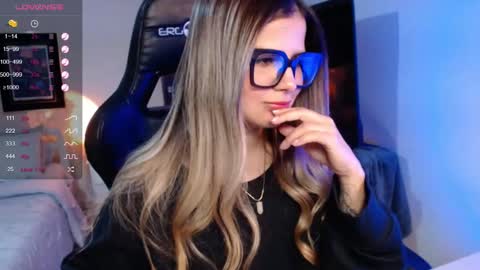 Snapshot of avrill_morgan chatting on 1, 10, 2025 Avrill Morgan online show from 1, 10, 2025