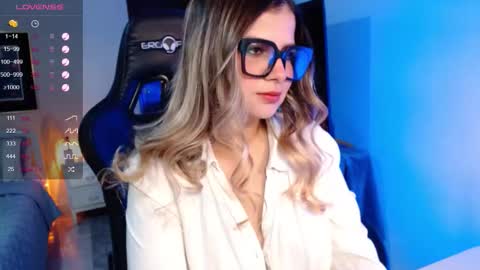 Snapshot of avrill_morgan chatting on 31, 10, 2025 Avrill Morgan online show from 31, 10, 2025