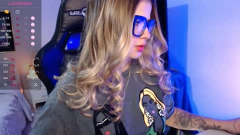 Snapshot of avrill_morgan chatting on 16, 11, 2025 Avrill Morgan online show from 16, 11, 2025