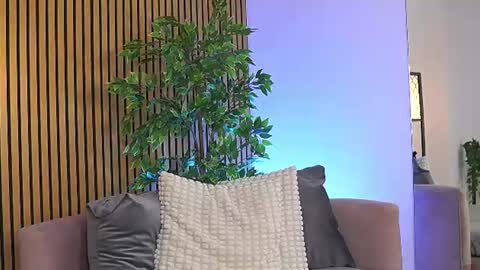 Snapshot of avrillcyrux chatting on 19, 6, 2026 AVRILL CYRUX online show from 19, 6, 2026