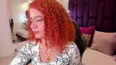 Snapshot of avrilwayne chatting on 26, 11, 2025 Avril online show from 26, 11, 2025