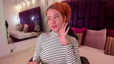 Snapshot of avrilwayne chatting on 28, 11, 2025 Avril online show from 28, 11, 2025