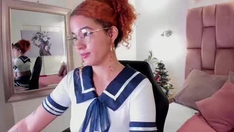 Snapshot of avrilwayne chatting on 30, 11, 2025 Avril online show from 30, 11, 2025