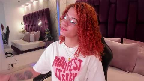 Snapshot of avrilwayne chatting on 2, 12, 2025 Avril online show from 2, 12, 2025