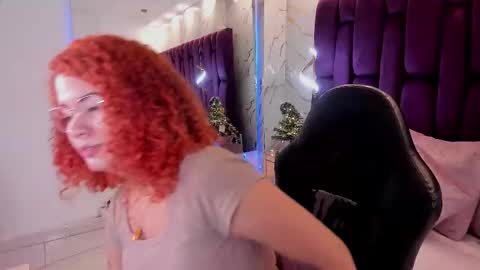 Snapshot of avrilwayne chatting on 5, 12, 2025 Avril online show from 5, 12, 2025