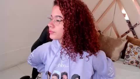 Snapshot of avrilwayne chatting on 7, 1, 2026 Avril online show from 7, 1, 2026