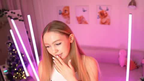 Snapshot of avroramy chatting on 23, 1, 2025 Avrora online show from 23, 1, 2025