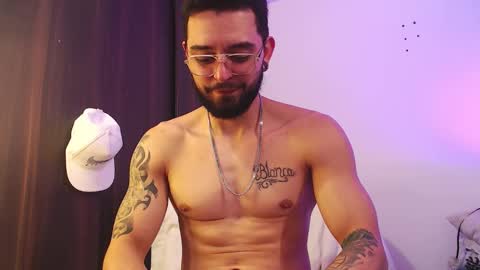 Snapshot of axel_7070 chatting on 5, 11, 2025 Independiente Model online show from 5, 11, 2025