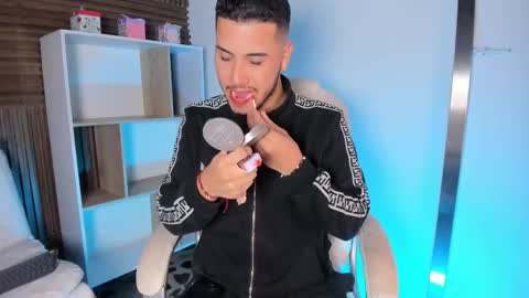 axel_grey_ online show from 18, 9, 2025