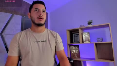 Snapshot of axel_grey_ chatting on 18, 4, 2026 axel_grey_ online show from 18, 4, 2026
