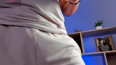 Snapshot of axel_grey_ chatting on 19, 4, 2026 axel_grey_ online show from 19, 4, 2026