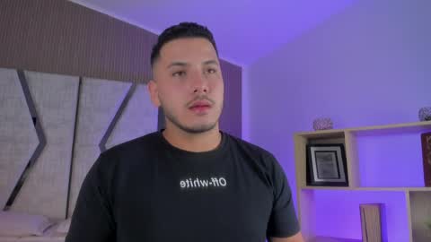 Snapshot of axel_grey_ chatting on 26, 5, 2026 axel_grey_ online show from 26, 5, 2026