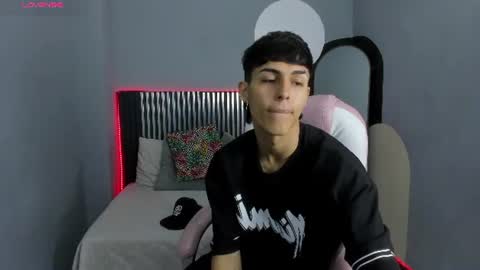 Snapshot of axel_mendoza_ chatting on 23, 6, 2026 A X E L online show from 23, 6, 2026