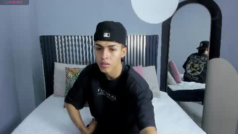 Snapshot of axel_mendoza_ chatting on 4, 7, 2026 A X E L online show from 4, 7, 2026