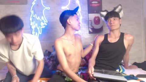 axel_milo_and_kairo online show from 30, 11, 2025