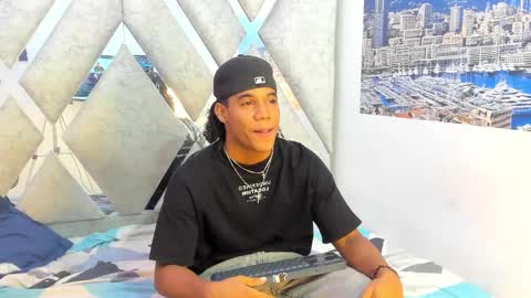 Snapshot of axel_silva3 chatting on 10, 9, 2025 AXEL SILVA online show from 10, 9, 2025