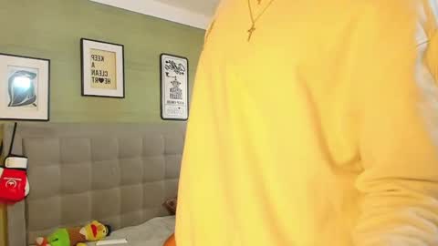 Snapshot of axel_silva3 chatting on 27, 9, 2025 AXEL SILVA online show from 27, 9, 2025