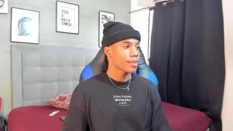 Snapshot of axel_silva3 chatting on 14, 10, 2025 AXEL SILVA online show from 14, 10, 2025