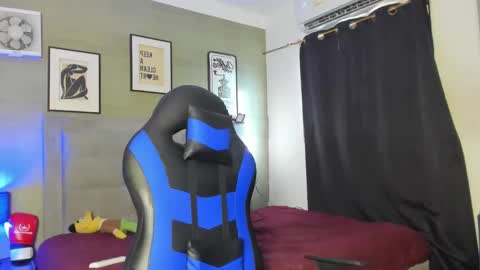 Snapshot of axel_silva3 chatting on 19, 10, 2025 AXEL SILVA online show from 19, 10, 2025