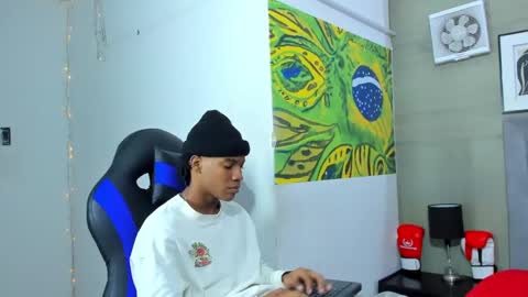 Snapshot of axel_silva3 chatting on 26, 10, 2025 AXEL SILVA online show from 26, 10, 2025