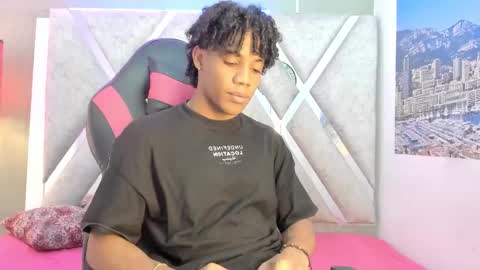 Snapshot of axel_silva3 chatting on 28, 10, 2025 AXEL SILVA online show from 28, 10, 2025