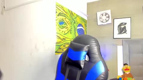 Snapshot of axel_silva3 chatting on 9, 11, 2025 AXEL SILVA online show from 9, 11, 2025