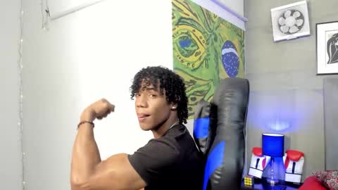 Snapshot of axel_silva3 chatting on 14, 11, 2025 AXEL SILVA online show from 14, 11, 2025