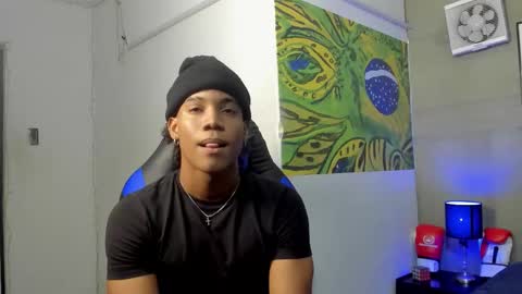 Snapshot of axel_silva3 chatting on 21, 11, 2025 AXEL SILVA online show from 21, 11, 2025