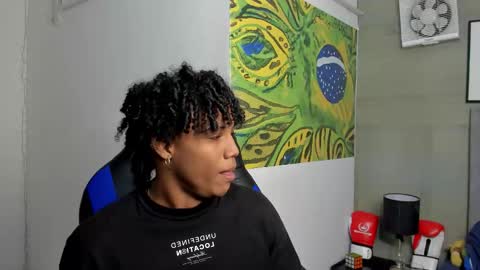 Snapshot of axel_silva3 chatting on 23, 11, 2025 AXEL SILVA online show from 23, 11, 2025