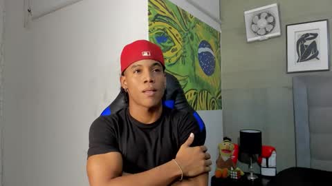 Snapshot of axel_silva3 chatting on 25, 11, 2025 AXEL SILVA online show from 25, 11, 2025