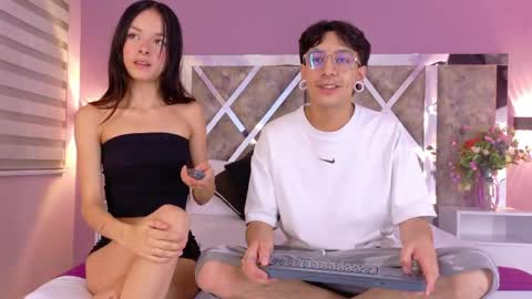 Snapshot of axelandrenata chatting on 24, 5, 2026 Axel and Renata online show from 24, 5, 2026